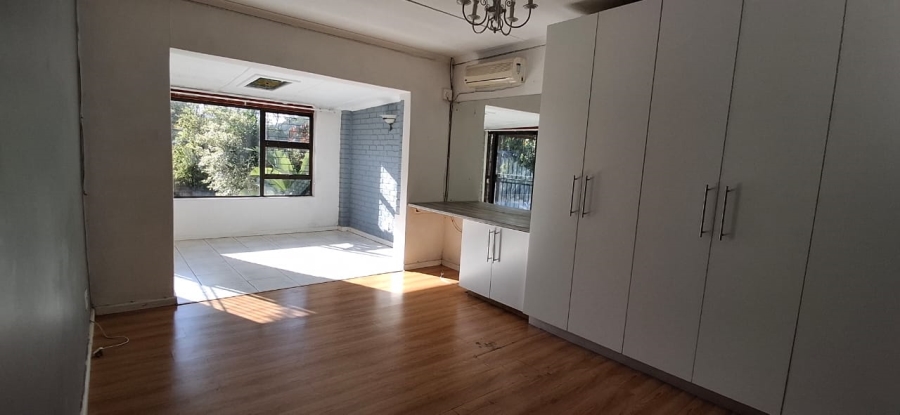 4 Bedroom Property for Sale in Nahoon Valley Park Eastern Cape
